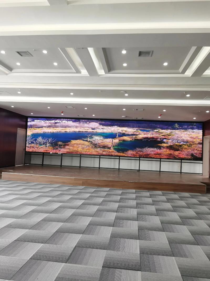 智能时代光与信息的交响：LED显示屏的应用发展